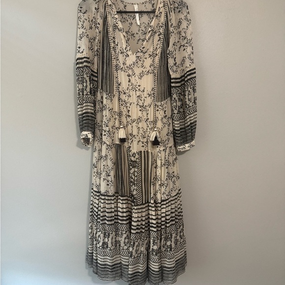Anthropologie Talulah Tiered Midi Dress Elegant Black and White Floral size s - Picture 3 of 7